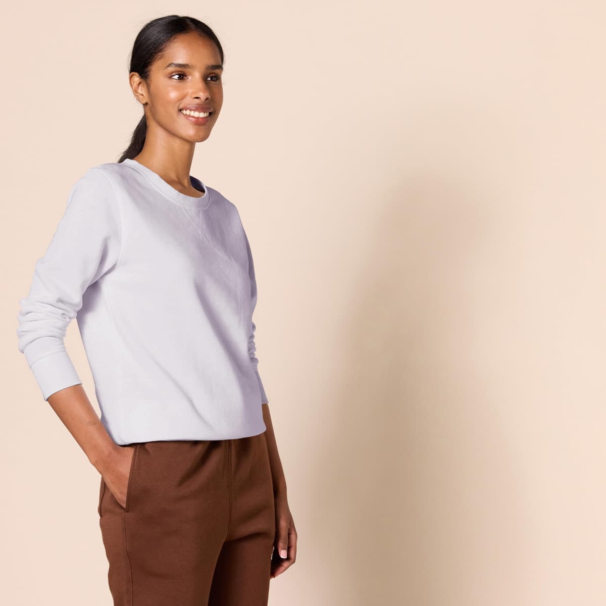 Amazon Essentials Mujer Sudadera con Cuello Redondo de Forro Polar (Disponible en Tallas Grandes) — view 146