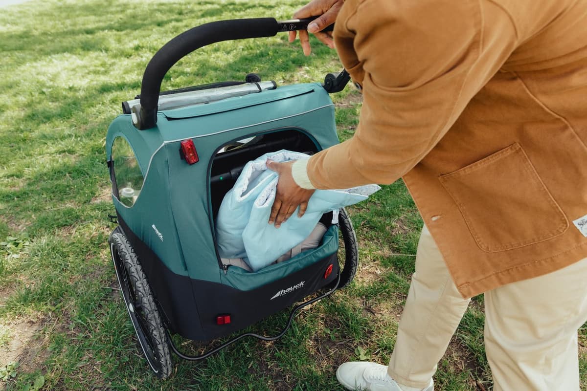 hauck Remolque Bicicleta Niños 2 Plazas Dryk Duo - Carro Bici Infantil Completo desde 6 Meses hasta 22 kg - Enganche Incluido - Silla de Paseo Gemelar Maletero XL - Plegable - Gris — view 5