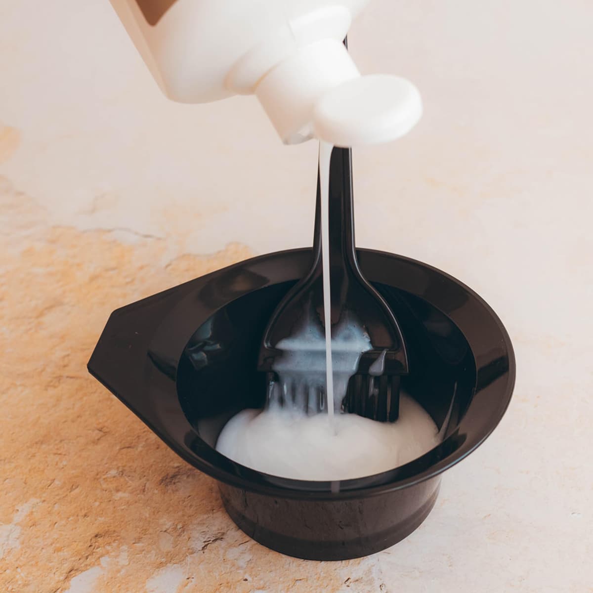 VALQUER Agua Oxigenada en Crema Estabilizada 10 Volúmenes 3% | Oxidante para Coloración Capilar Permanente y Decoloración | Vegano con Ingredientes de Origen Natural | Profesional | 1 L — view 3