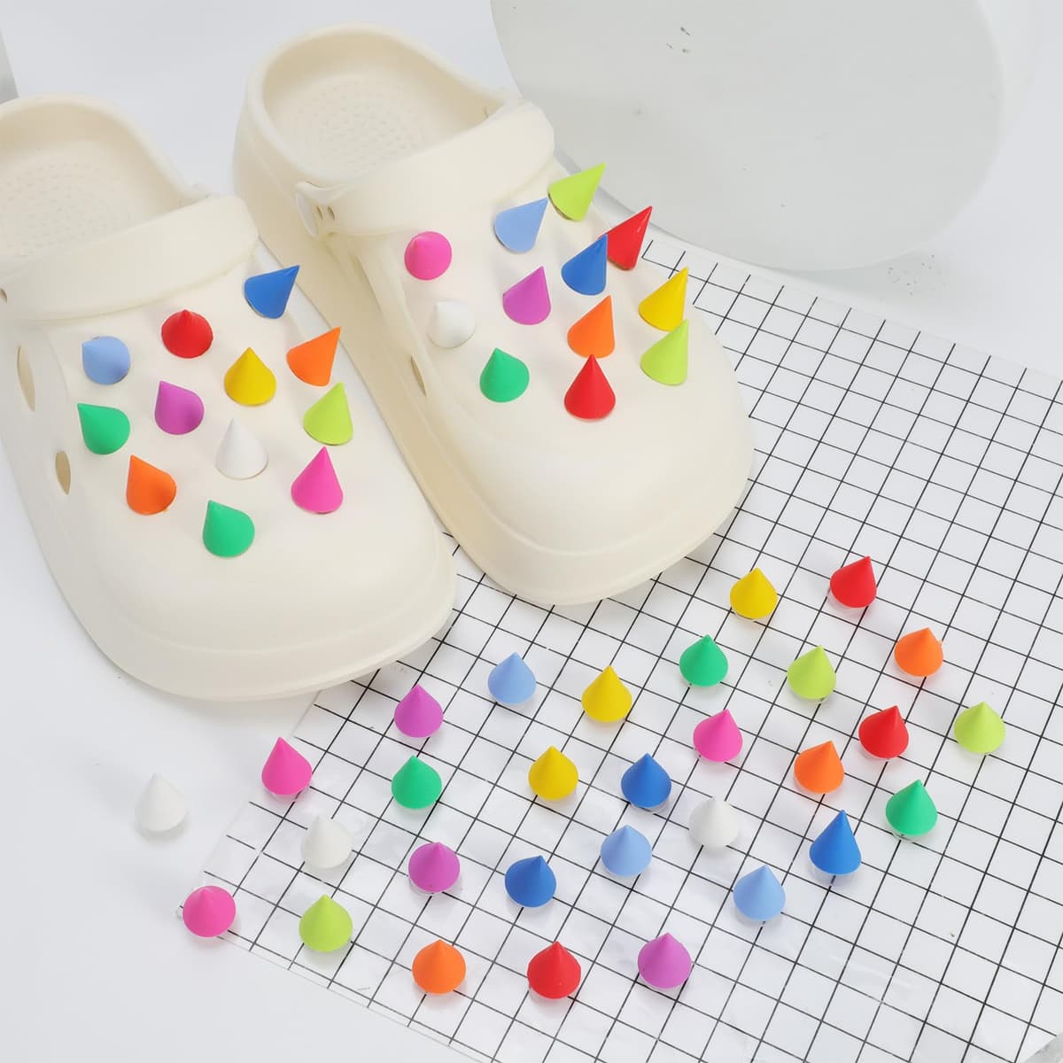 30PCS Fresco Punk Adornos de Zapatos, Remache Spike Encantos para Clog Sandalias, EMO Gótico Y2K CLOG Charms Accesorios, Moda Decoración del Zapato, Pulseras Encantos de Bricolaje, Regalo de Fiesta — view 7