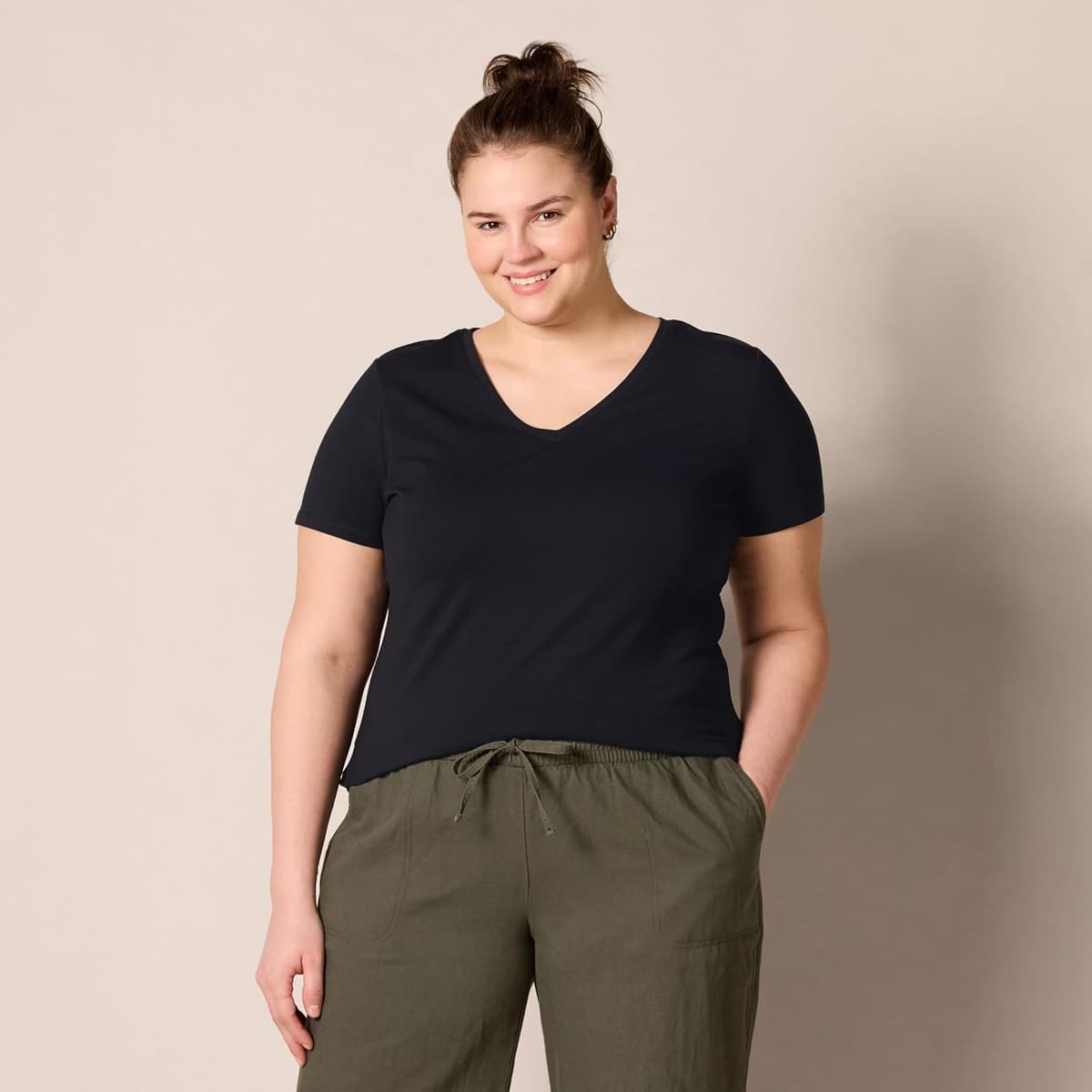 Amazon Essentials Women's Regular-Fit Short-Sleeve T-Shirt (Crewneck and V-Neck Options), Multipacks V-Neck pack of 2 XXL Black — view 5