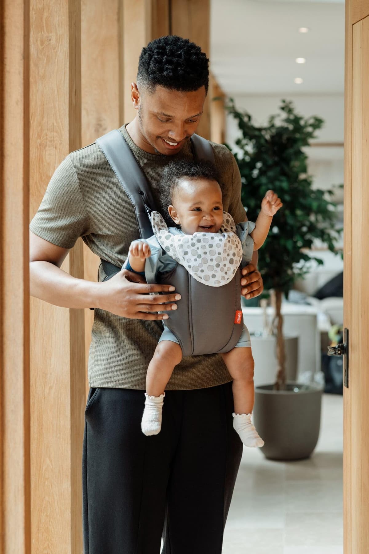 Nuby Two Way to Wear Carrier - Baby Carrier Suitable from Birth | Adjustable Strap | Lightweight & Compact | Easy Fit Design — view 3