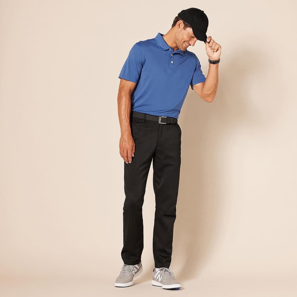 Amazon Essentials Men's Straight-Fit Stretch Golf Trousers Recycled Polyester Blend Black 32W / 30L — view 3