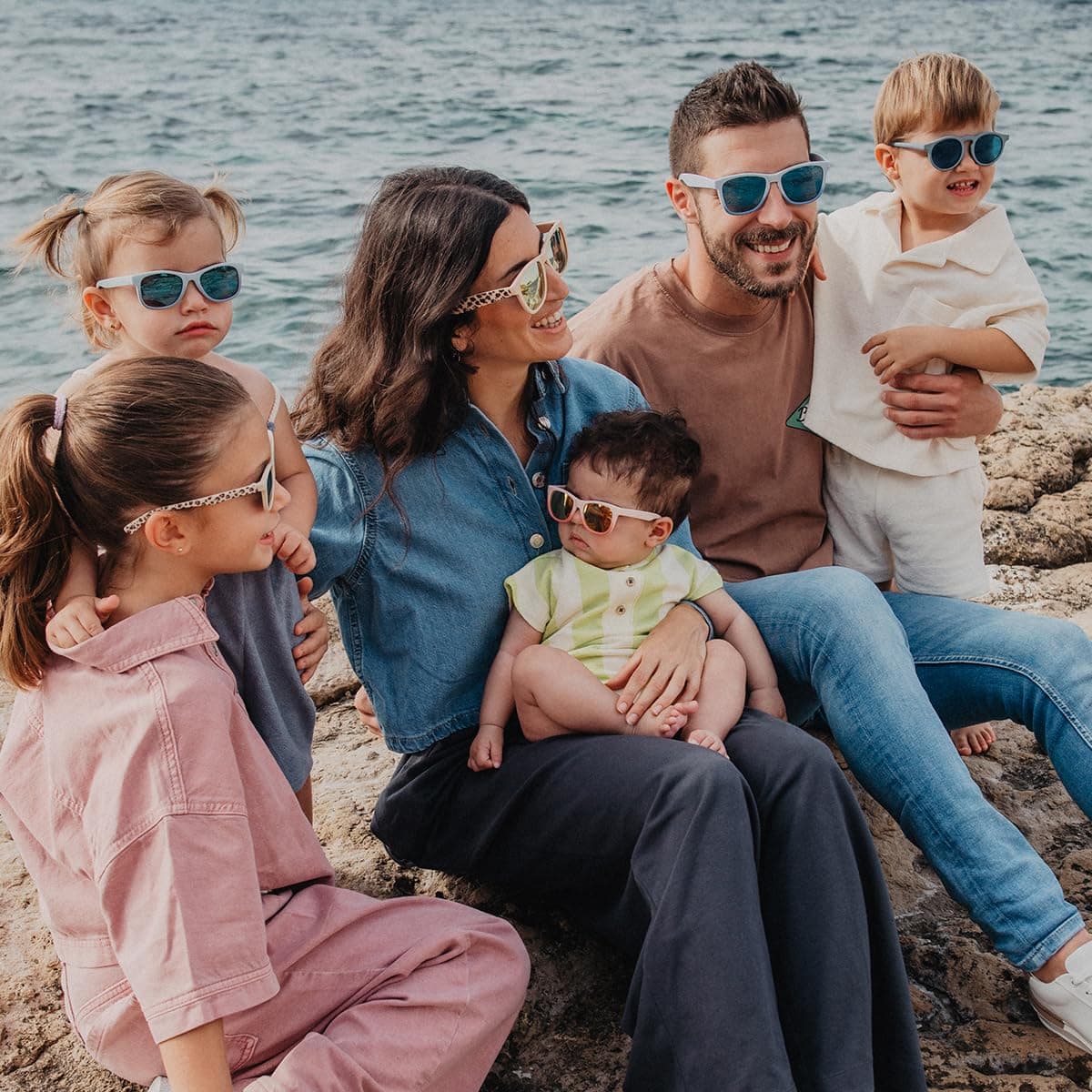 Suavinex, Gafas de Sol para Bebés de 0 a 12 Meses, Polarizadas, con Filtro UV 400, Cat. 3, 100% Protección Rayos UVA y UVB, con Funda Incluida, Muy Flexibles y Ligeras — view 7
