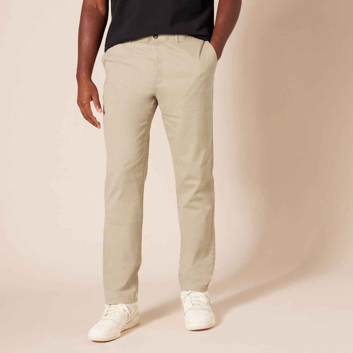 Amazon Essentials Pantalones Informales de Estilo Chino, Elásticos y de Corte Ajustado Hombre — view 5