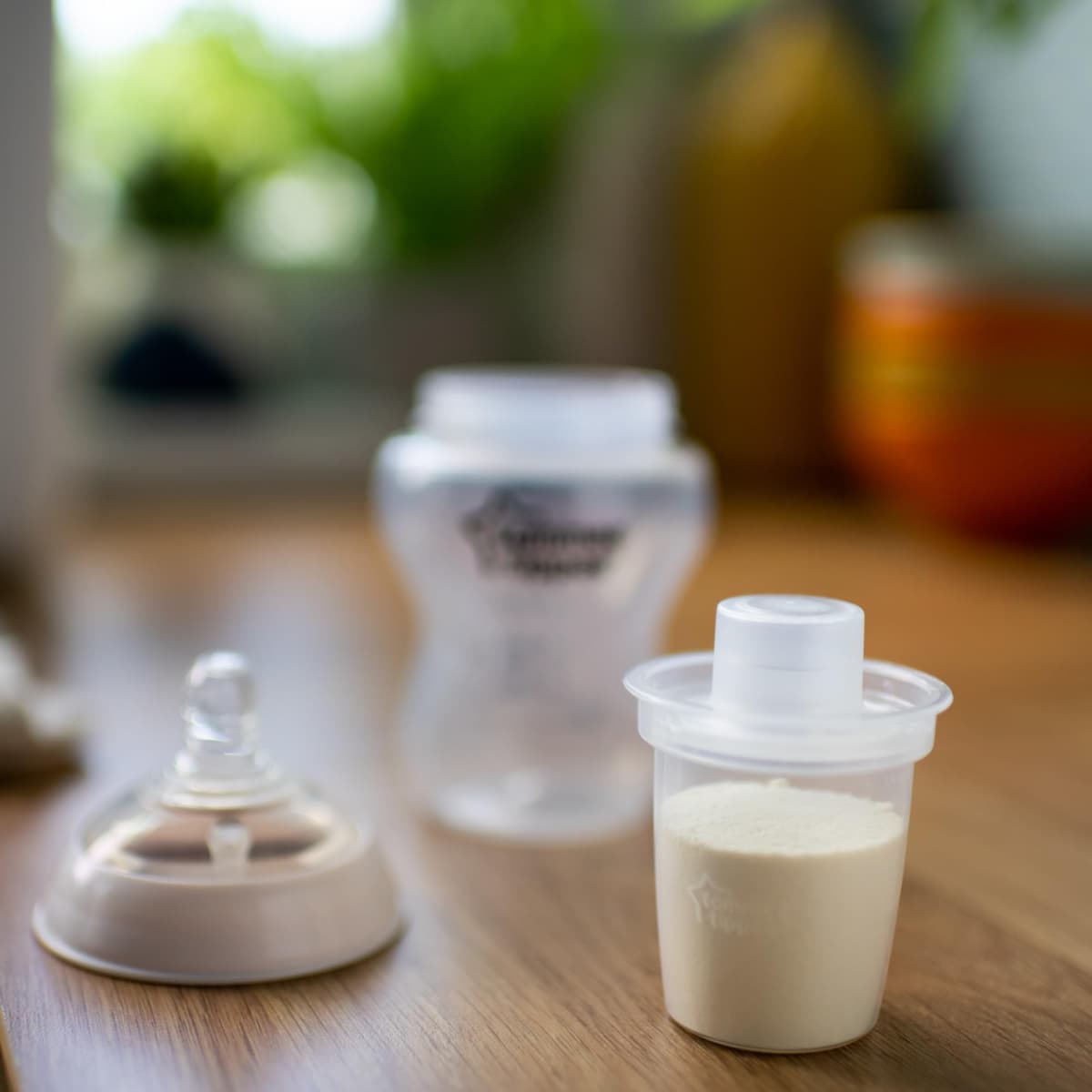 Tommee Tippee Milk Powder Dispensers, 6 Pack of Formula Powder Dispensers, Holds up to 8 Scoops of Formula, Travel Friendly and Space Saving — view 5