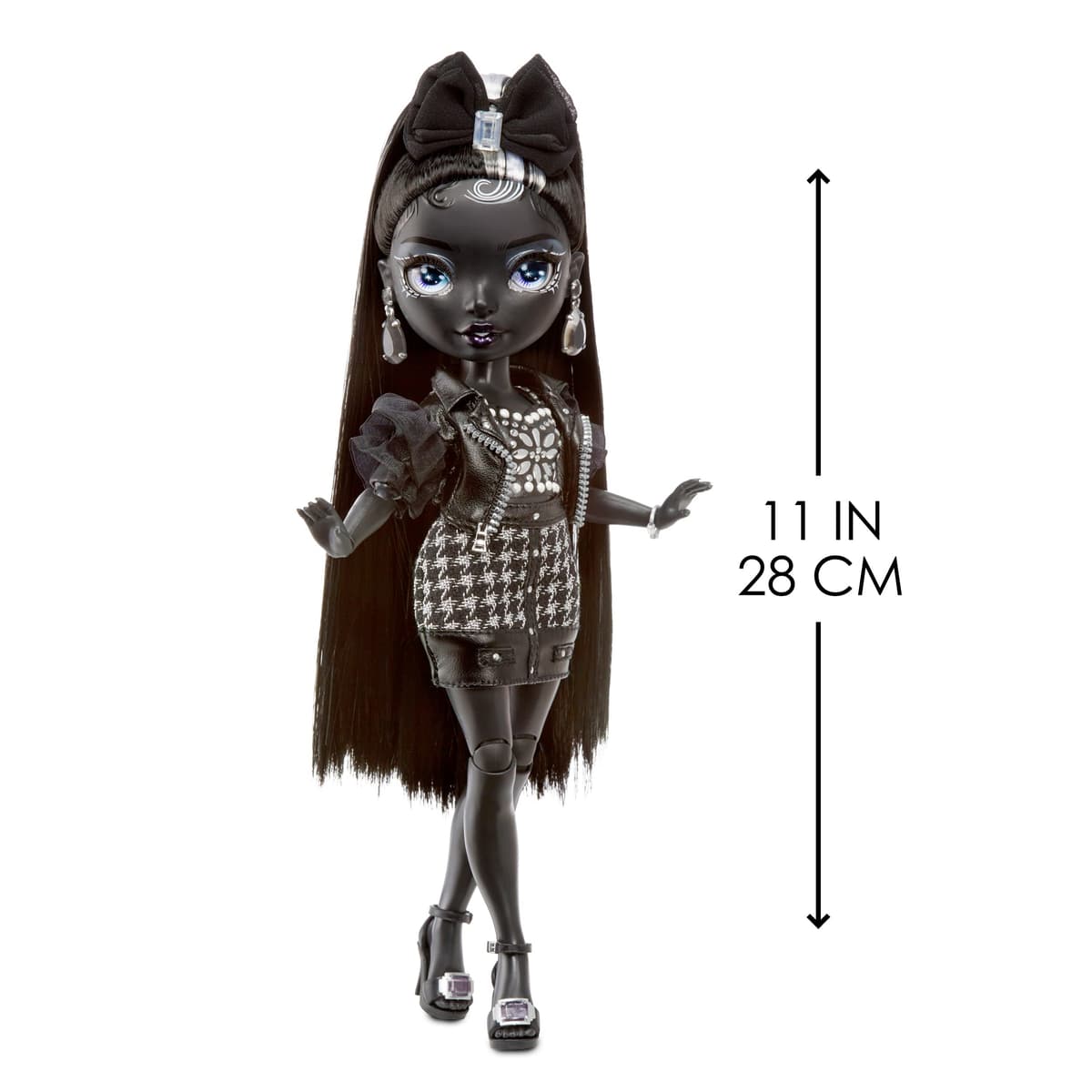 RAINBOW HIGH Serie Shadow High-Shanelle Onyx-Muñeca de Moda en Color Gris con Pelo Negro, Dos Conjuntos y Accesorios-para coleccionar-Edad: a Partir de 6 años, (MGA Entertainment 583554EUC) — view 3