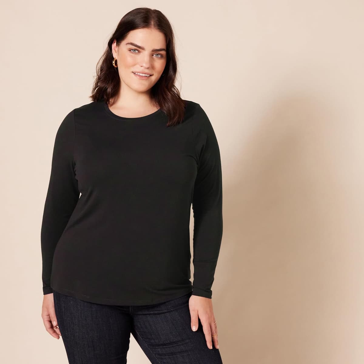 Amazon Essentials Women's Regular-Fit Long-Sleeve Crewneck T-Shirt (Available in Plus Size) — view 5