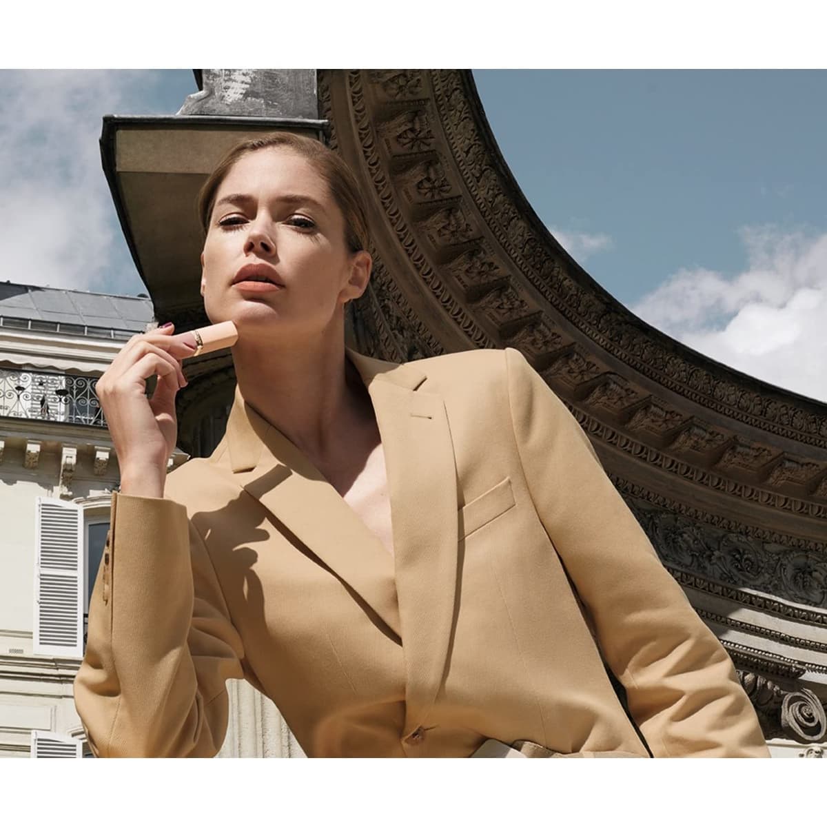 L'Oréal Paris Color Riche Ultra Mat Rouge à Lèvres Mat Nude No Lies — view 4