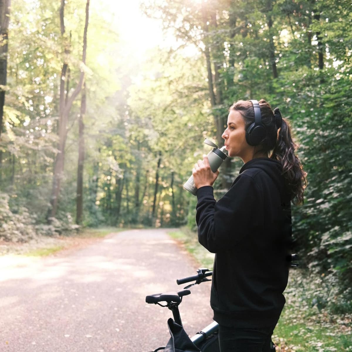 Super Sparrow Insulated Water Bottle - Travel Mug - 500ml, 750ml，950ml - Stainless Steel Water Bottles - BPA Free - Leakproof Metal Bottles - Includes 2 Lids, Straw Lid & Spout Lid — view 4