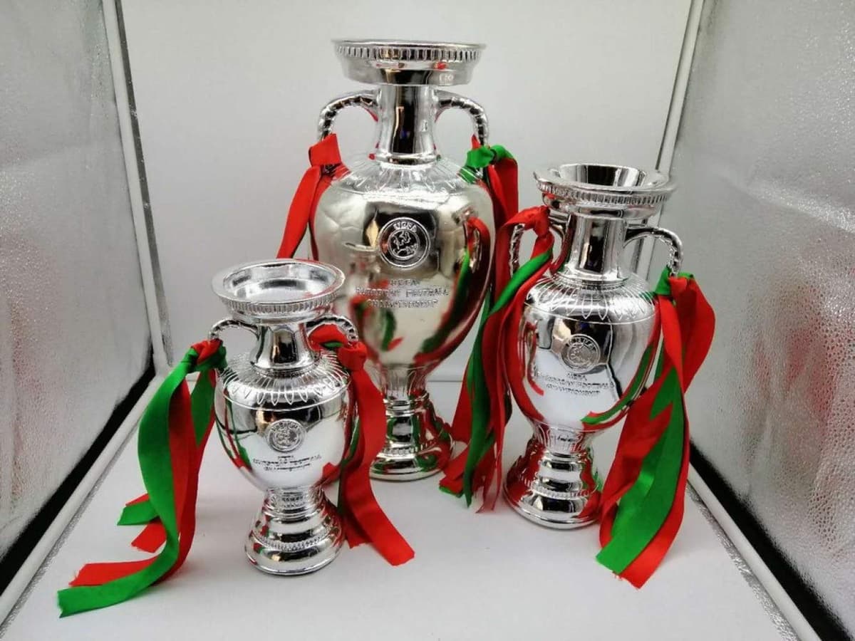 MU Tema de Fútbol 2020 Copa de Europa Trofeo de Campeón Del Modelo 1: 1 Fans Barra Decorar Adornos de Recuerdos,16cm,UNA — view 2