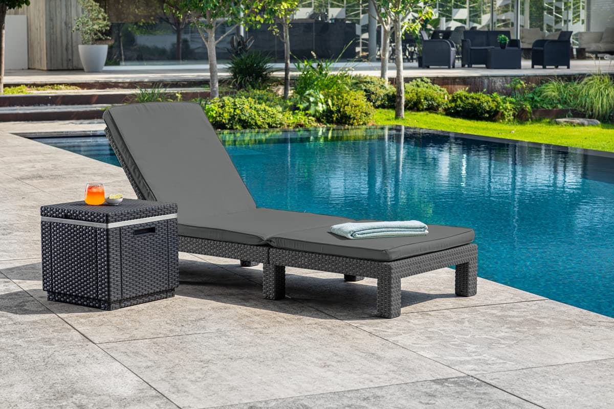 Keter Ice Cube Mesa Nevera para terraza o jardín Exterior, Resina con Acabado ratán Plano, 42 x 42 x 41 cm, Color Grafito — view 4
