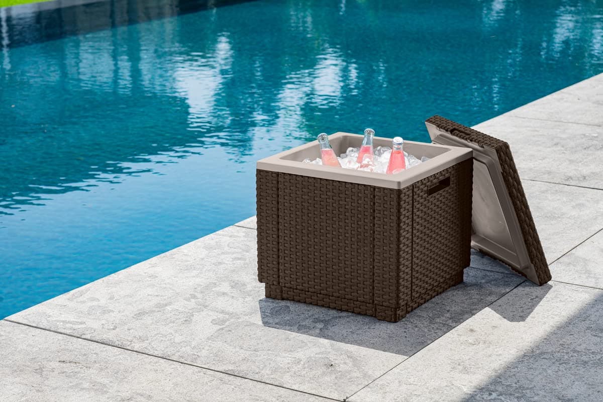 Keter Ice Cube Mesa Nevera para terraza o jardín Exterior, Resina con Acabado ratán Plano, 42 x 42 x 41 cm, Color Grafito — view 3