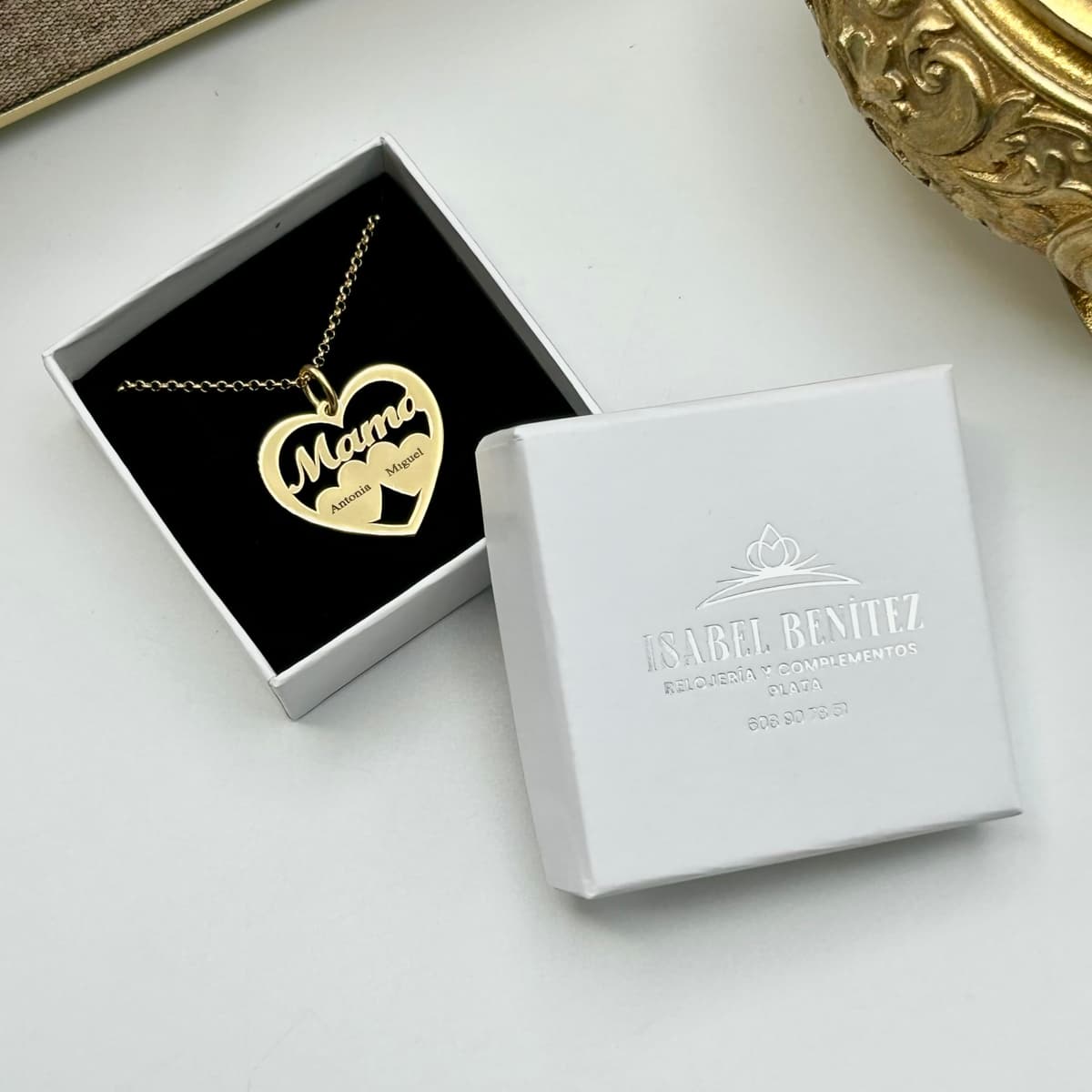 Collar Corazón para Mujer en Plata de Ley 925 personalizable con Nombres de Hijos. Cadena de 45 cm. Ideal para regalar a madres, abuelas en Cumpleaños, Navidad. Hecho en España. (2 Corazones Oro) — view 4