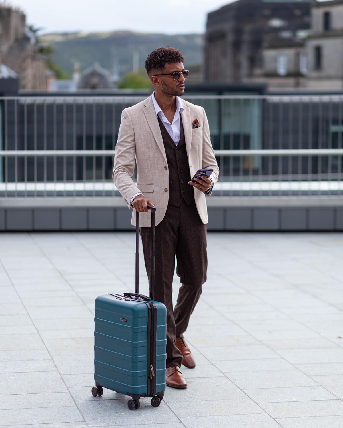 Cabin Max Anode 55x40x20 Cabin Suitcase, Built in Lock, Lightweight Carry On, 8 Wheels, Wet Pocket, Suitable for Ryanair, Easyjet, Paid Hand Luggage Carry-Ons (55 x 40 x 20 cm 40l) — view 5