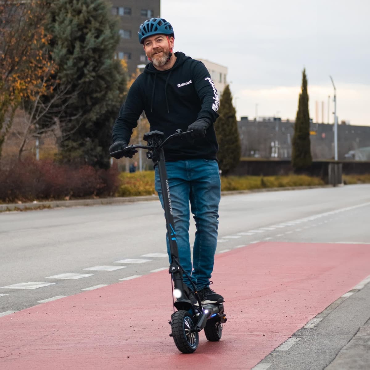 smartGyro Dual MAX 2 - Patinete Eléctrico, 2 Motores de 48V, Batería 15Ah, Smart Core, Autonomía 60 Km, Ruedas de 10 Pulgadas Dual Grip, Suspensiones, Triple Frenada — view 4