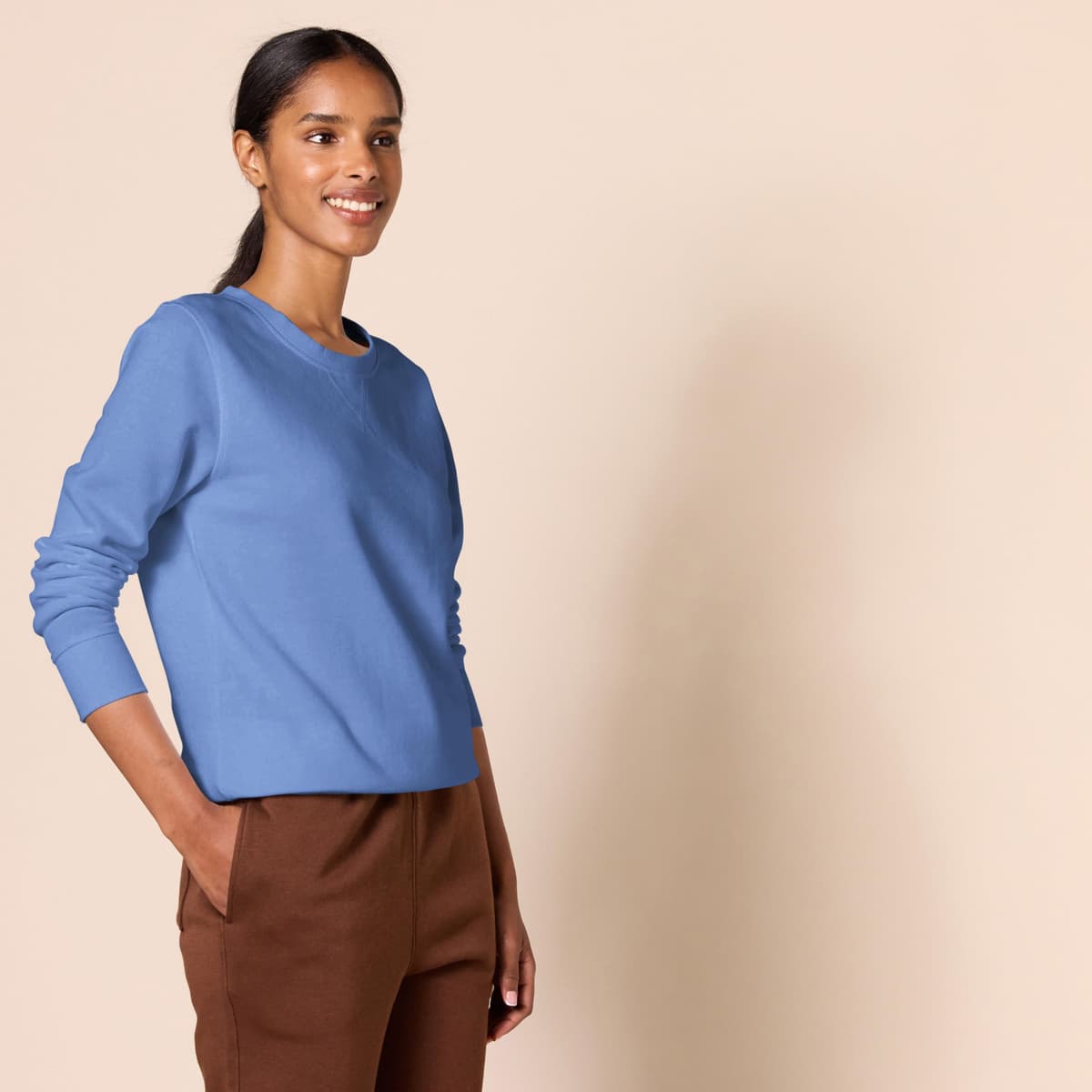 Amazon Essentials Mujer Sudadera con Cuello Redondo de Forro Polar (Disponible en Tallas Grandes) — view 138