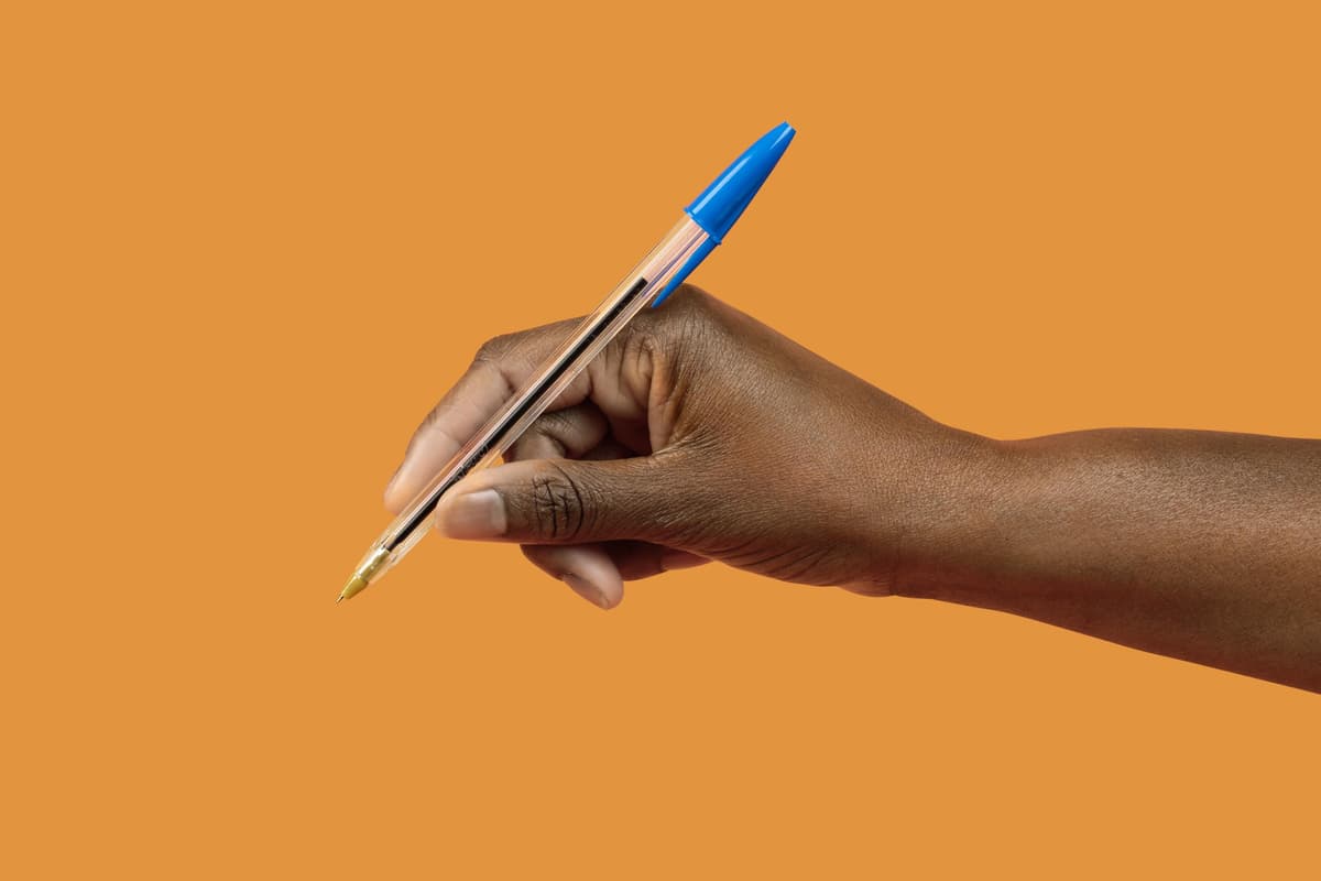 BIC Cristal Original Bolígrafos de Punta Media (1,00 mm) con Tapón y Capuchón a Juego - Azul, Caja de 10 — view 5