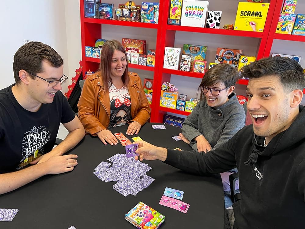 Mercurio - Pelusas | Juego de Cartas Ágil y Divertido | 110 Cartas Incluidas | Tiempo Aproximado 20 min | a Partir de 8 Años | para 2 a 6 Jugadores — view 5