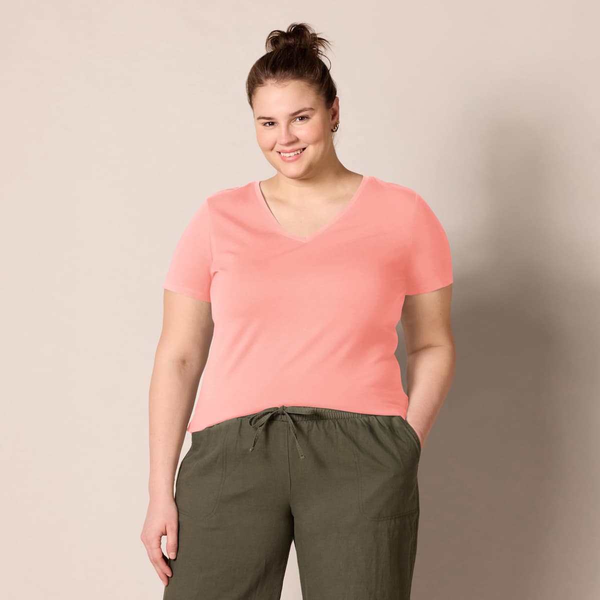 Amazon Essentials Women's Regular-Fit Short-Sleeve T-Shirt (Crewneck and V-Neck Options), Multipacks — view 309