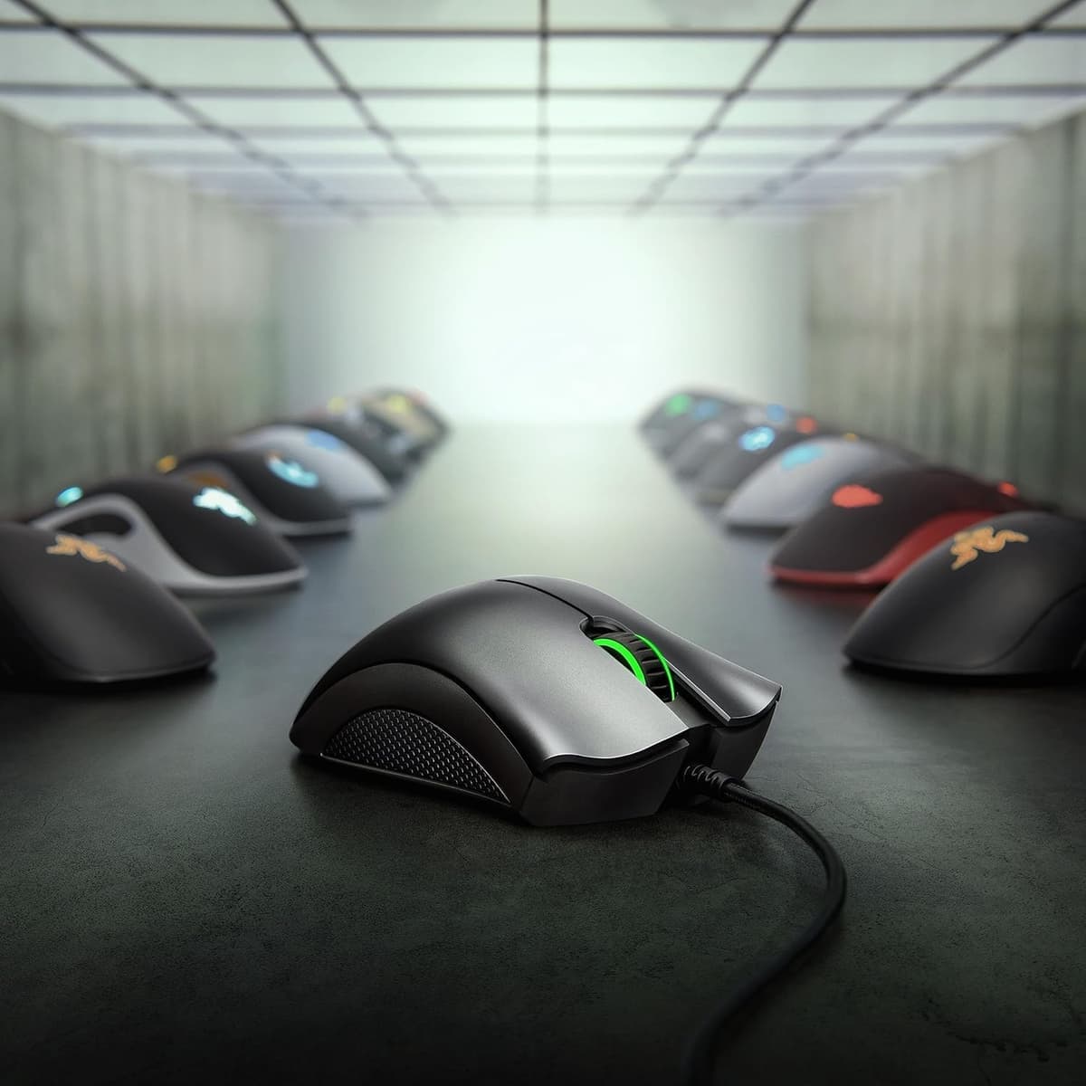 Razer DeathAdder Essential (2021) - Wired Gaming Mouse (Optical Sensor, 6400 DPI, 5 Programmable Buttons, Ergonomic Form Factor) White — view 4