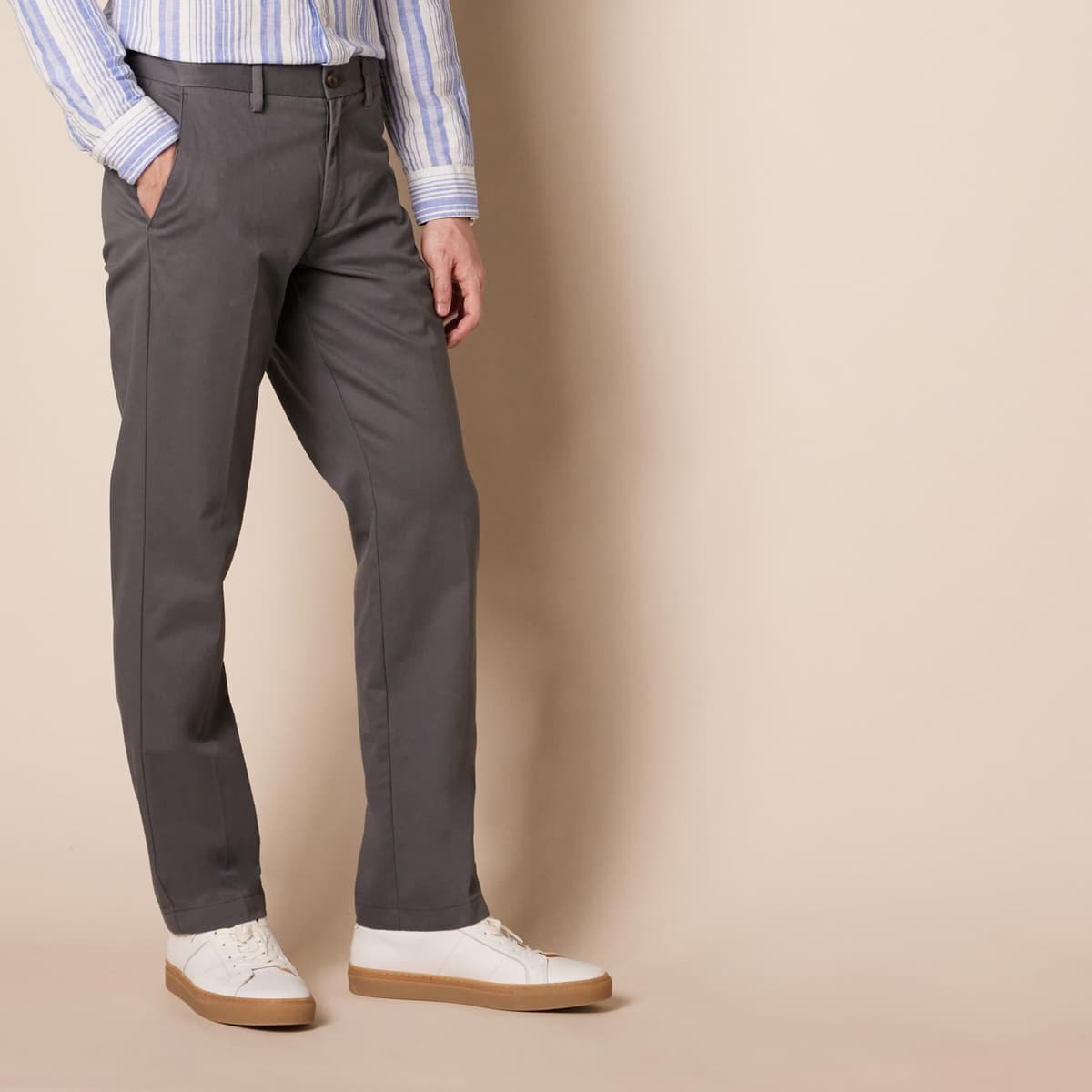 Amazon Essentials Men's Straight Fit Wrinkle-Resistant Flat-Front Casual Chino Trousers — view 3