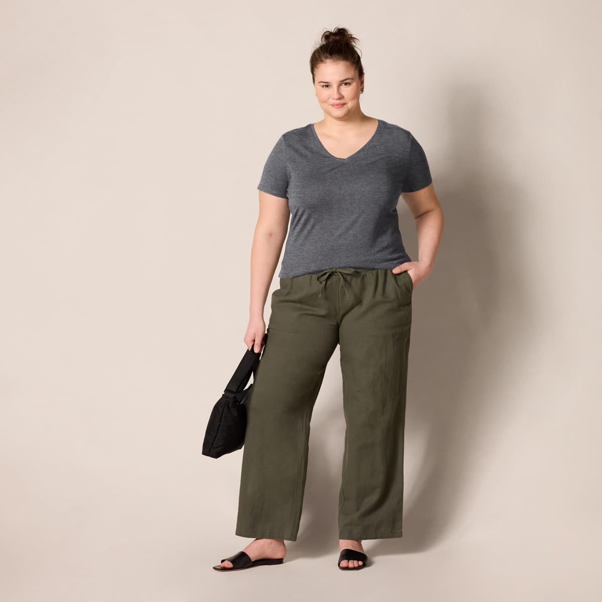 Amazon Essentials Women's Regular-Fit Short-Sleeve T-Shirt (Crewneck and V-Neck Options), Multipacks — view 207
