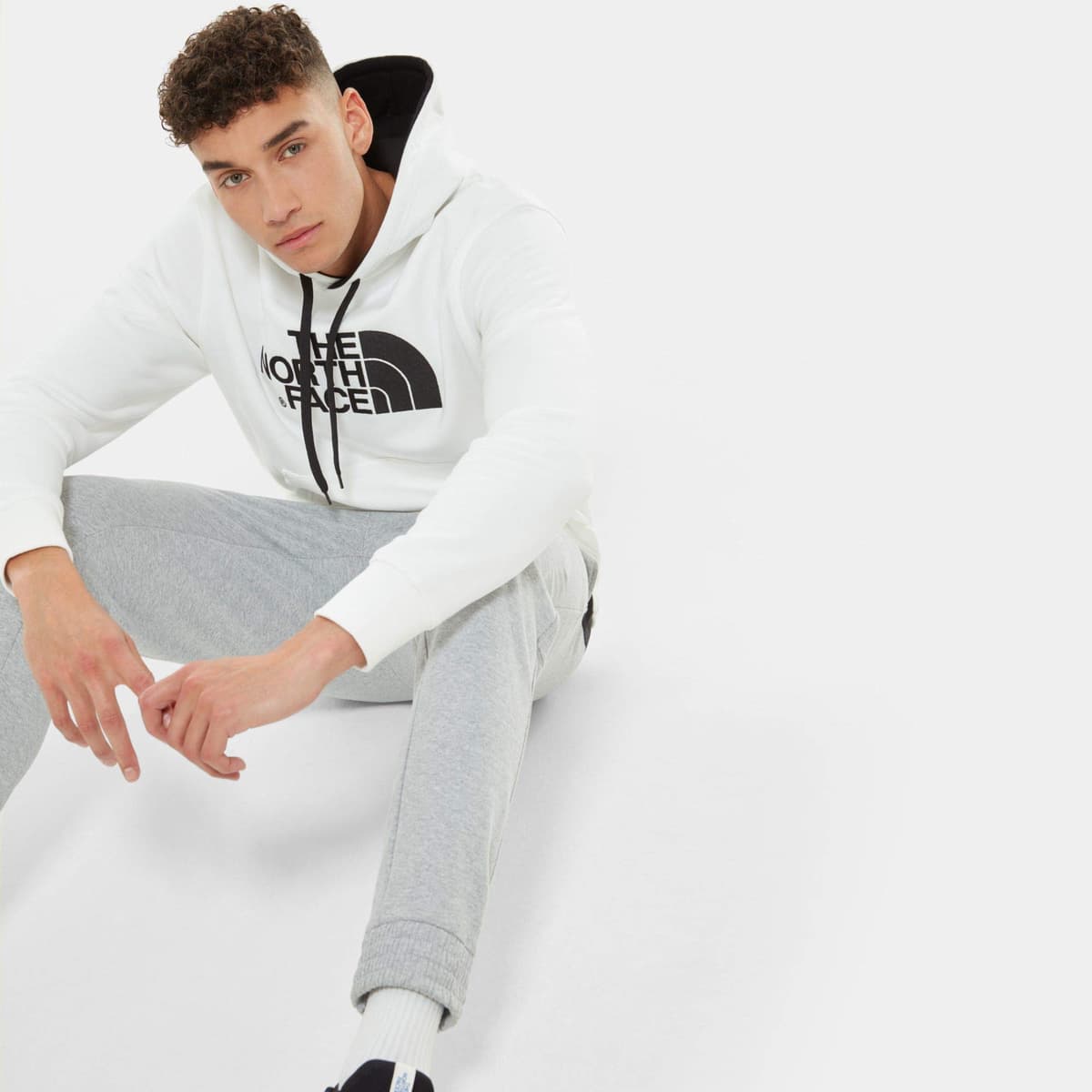 The North Face Men's Drew Peak Outdoor Hoodie — view 23