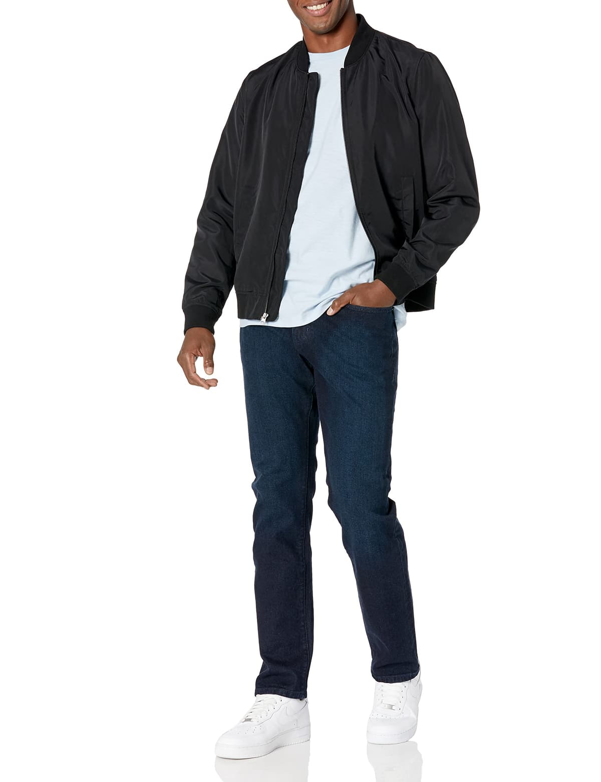Amazon Essentials Men's Athletic-Fit Stretch Jeans - Discontinued Colours — view 4