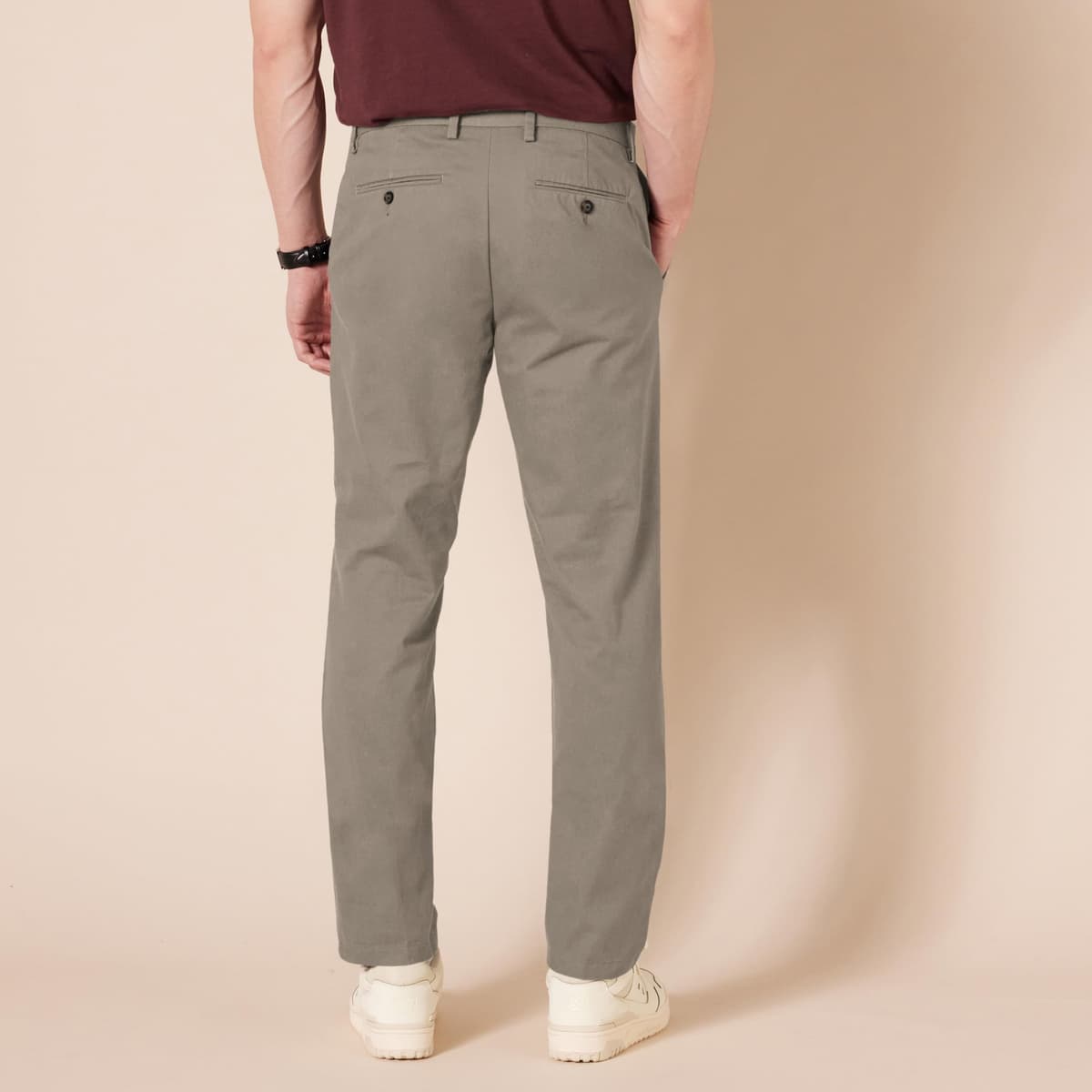 Amazon Essentials Men's Slim Fit Wrinkle-Resistant Flat-Front Work Chino Trousers — view 2