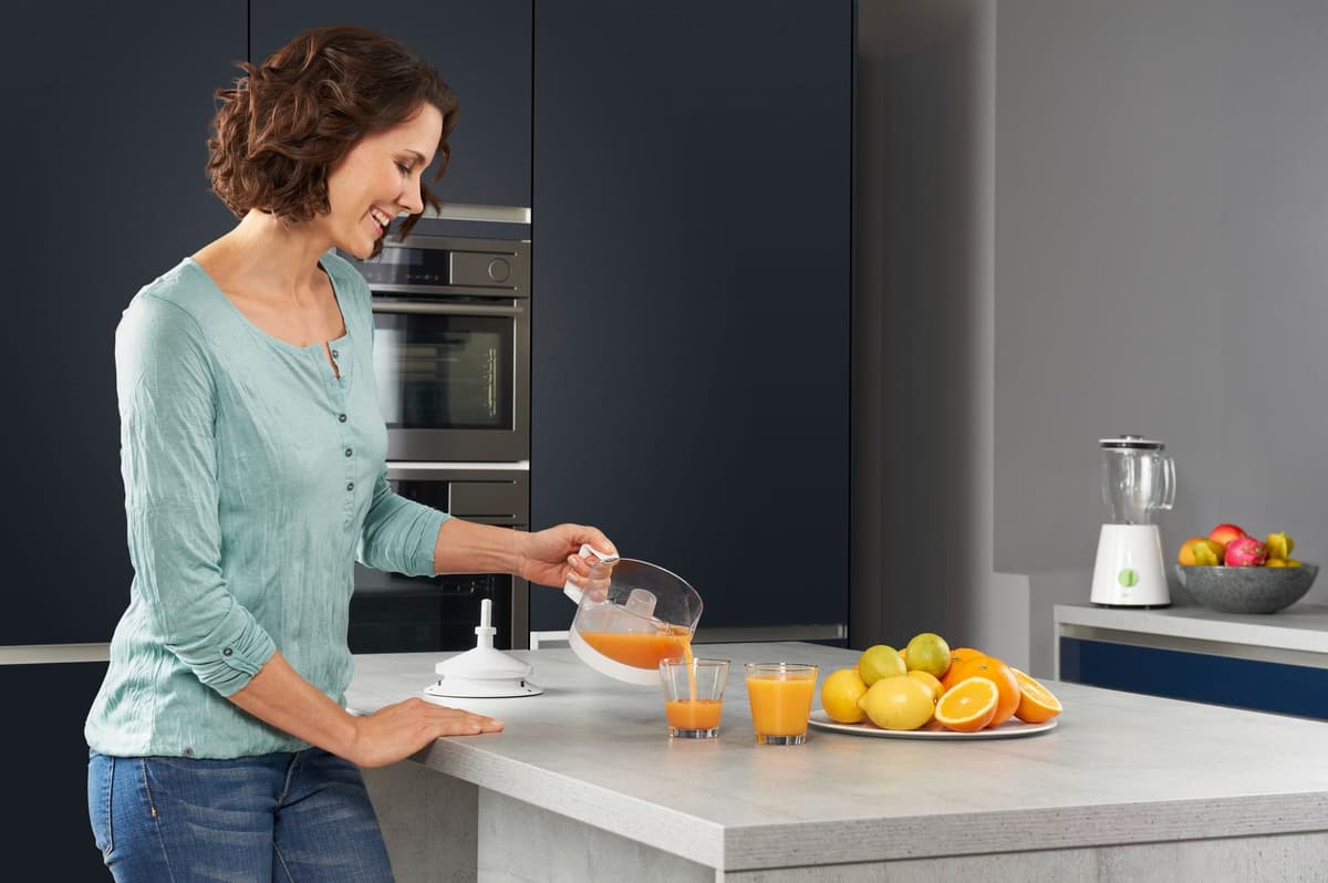 Braun CJ3000 WH - Exprimidor Eléctrico de Naranjas, 20 W, 350 ml, Cantidad de Pulpa Ajustable, Apto para Lavavajillas, Diseño Icónico, Blanco [Clase de eficiencia energética A] — view 5