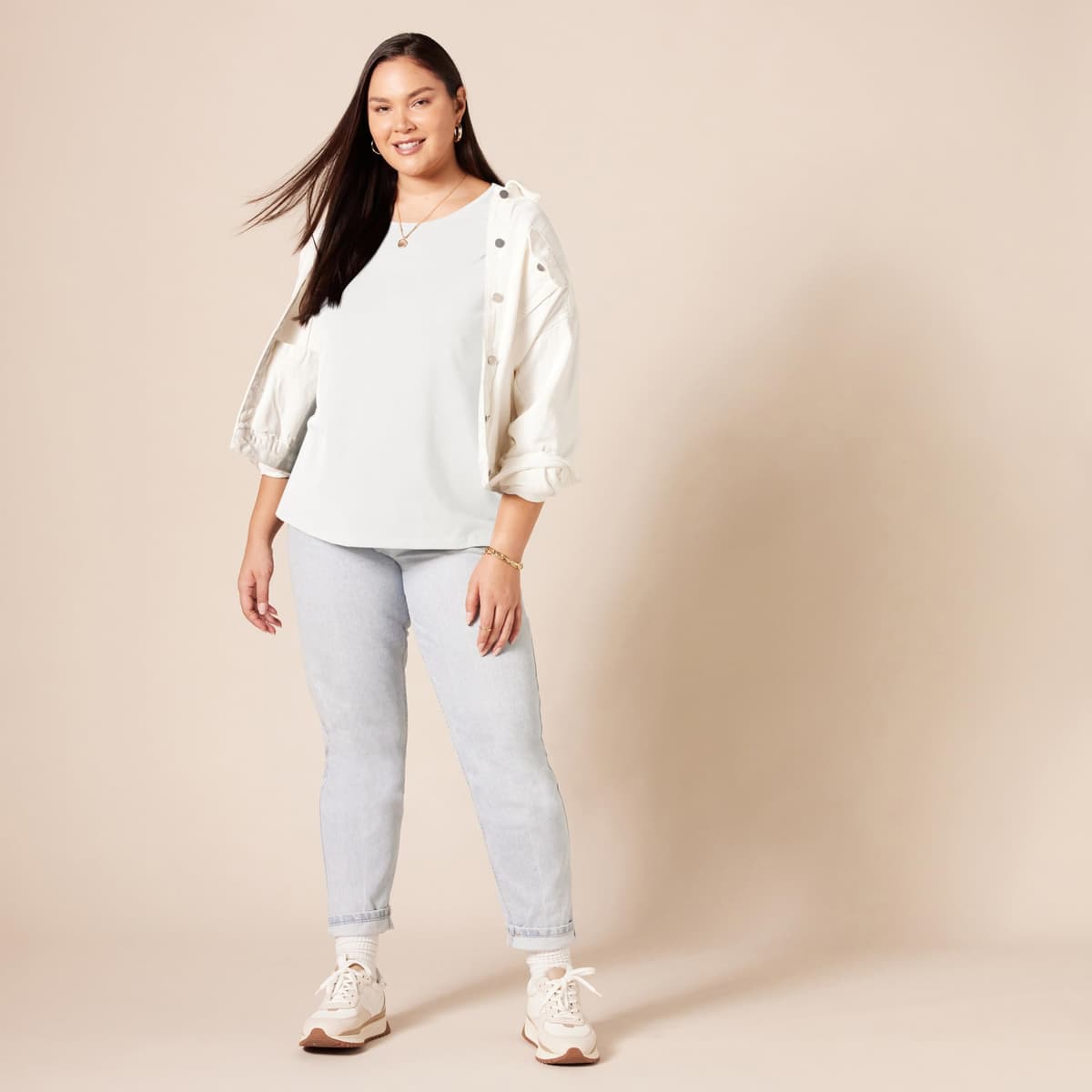 Amazon Essentials Camiseta de Manga Corta y Corte Estándar (Opciones de Cuello Redondo y Cuello en V) Mujer, Paquetes Múltiples — view 7