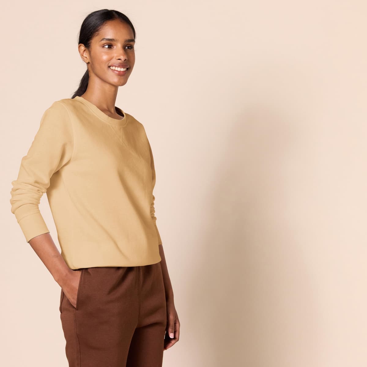 Amazon Essentials Mujer Sudadera con Cuello Redondo de Forro Polar (Disponible en Tallas Grandes) — view 129