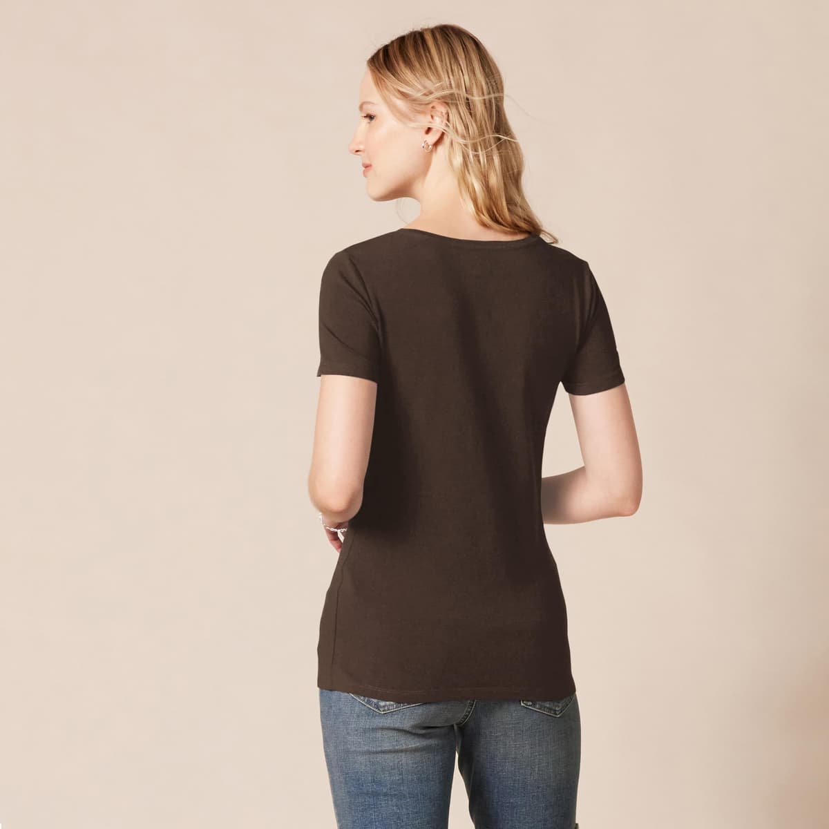 Amazon Essentials Women's Regular-Fit Short-Sleeve T-Shirt (Crewneck and V-Neck Options), Multipacks — view 292