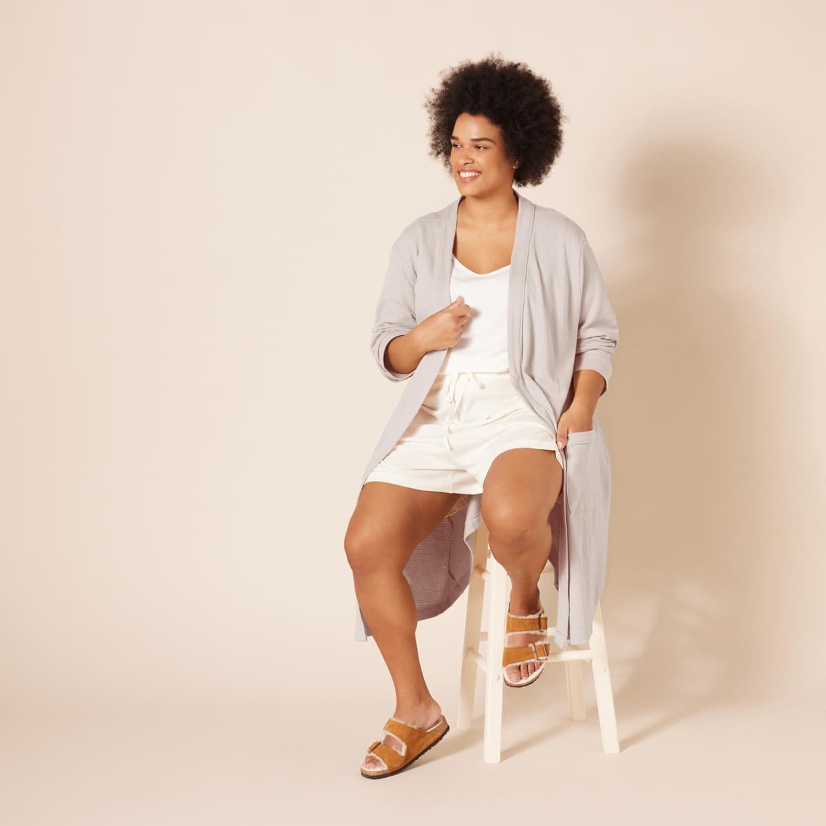 Amazon Essentials Women's Lightweight Waffle Mid-Length Robe (Available in Plus Size) — view 7