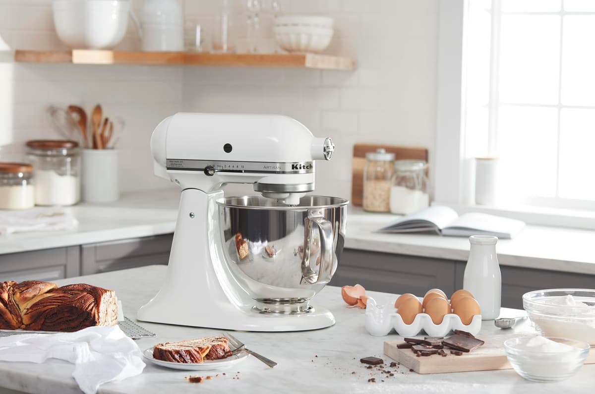 KitchenAid Artisan Series 5 Quart Tilt Head Stand Mixer with Pouring Shield KSM150PS, White — view 4