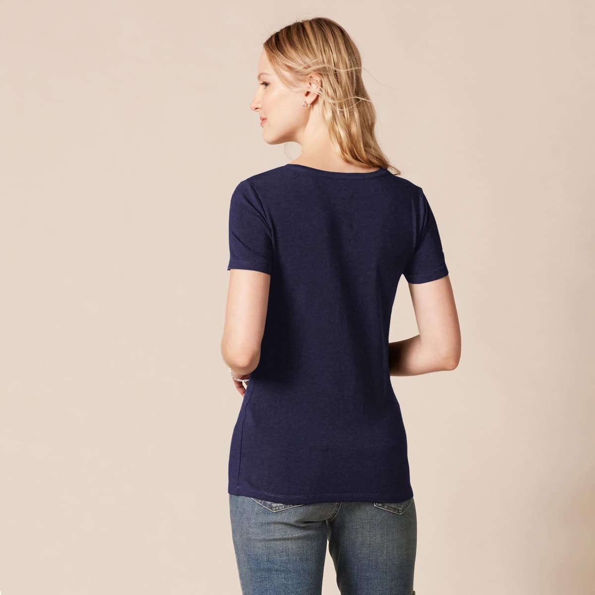 Amazon Essentials Women's Regular-Fit Short-Sleeve T-Shirt (Crewneck and V-Neck Options), Multipacks — view 33