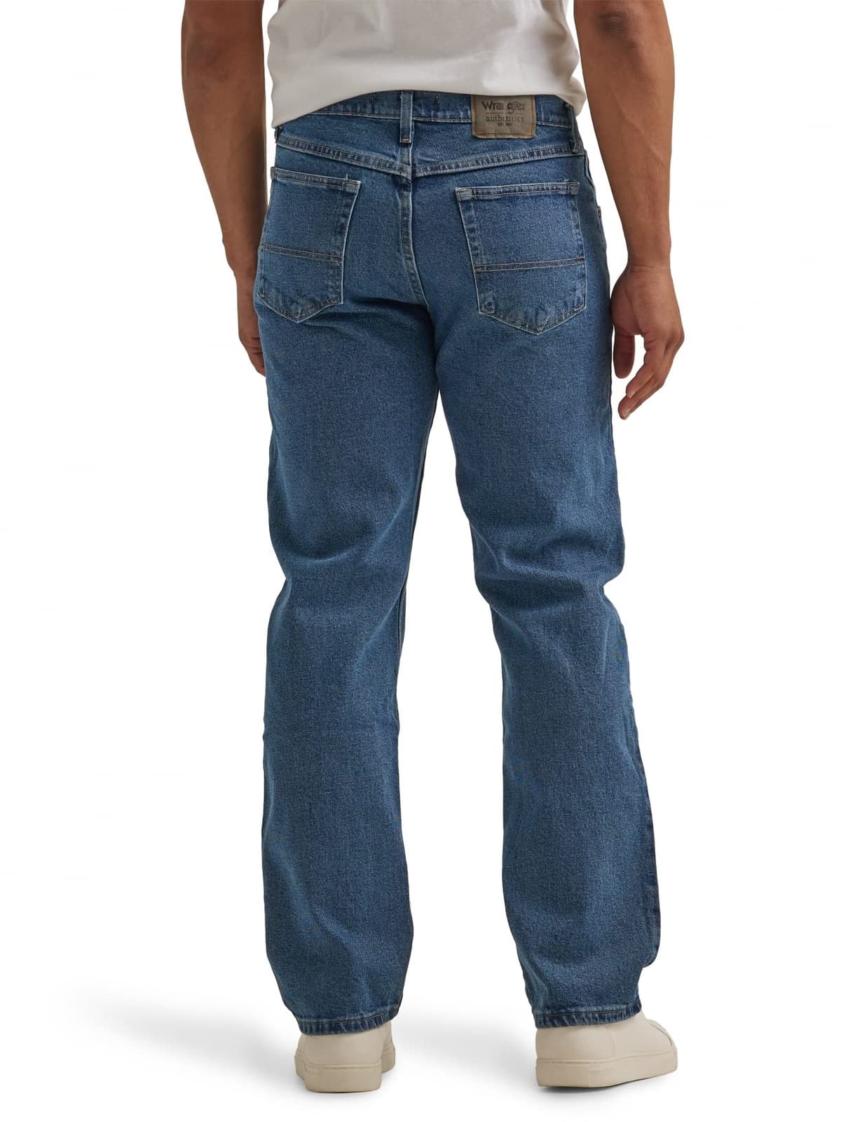 Wrangler Authentics Men's Classic 5-Pocket Relaxed Fit Flex Jean — view 39