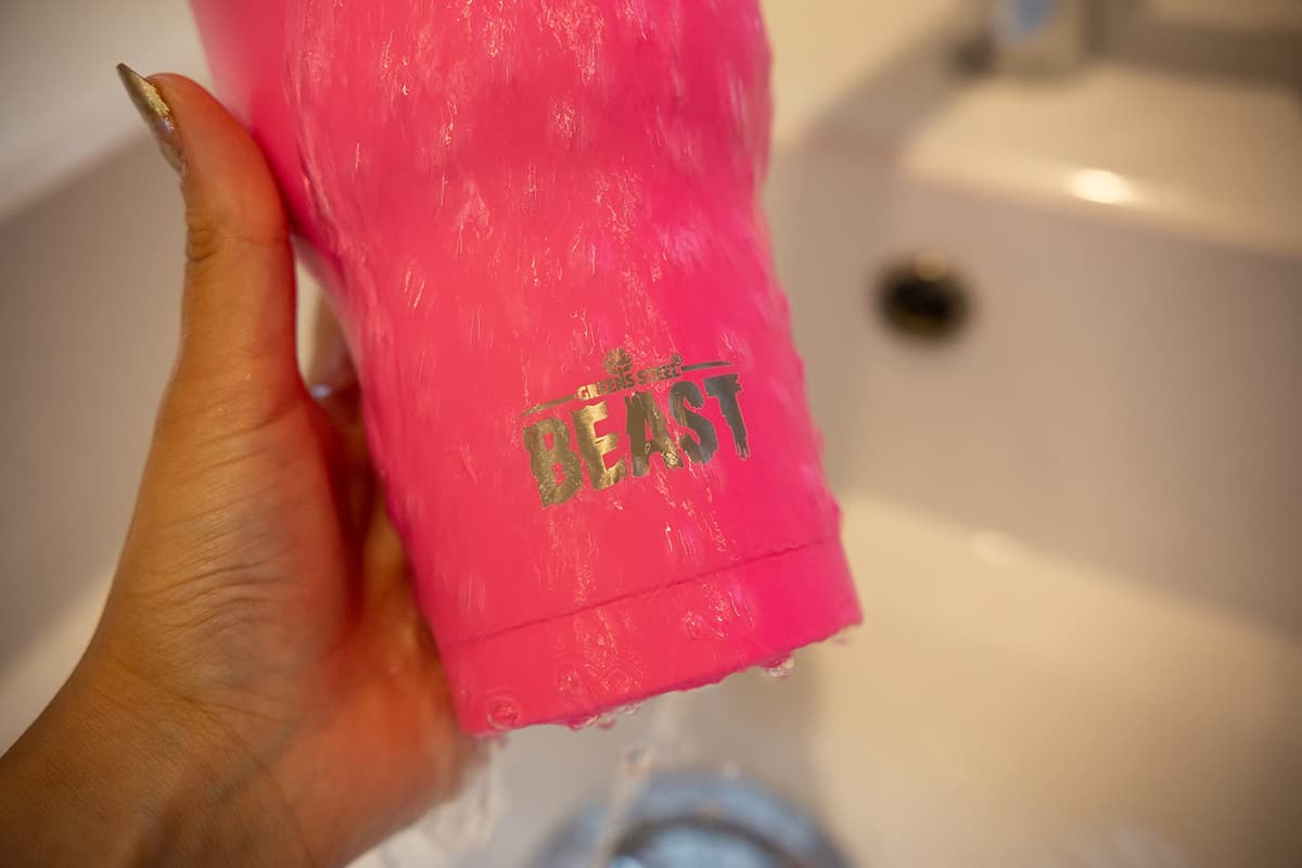 Greens Steel Beast Tumbler – 550 ml (20 oz), Rosa Ponqué | Vaso de acero inoxidable reutilizable con aislamiento al vacío | con 2 pajitas y cepillo de limpieza | Termo de viaje de doble pared — view 8