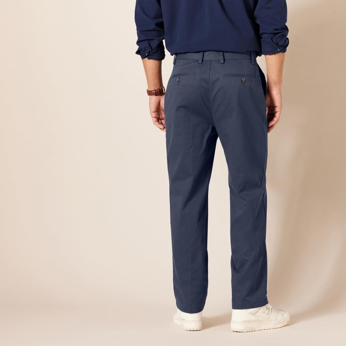 Amazon Essentials Men's Classic-Fit Wrinkle-Resistant Flat-Front Chino Trousers (Available in Big and Tall) — view 2