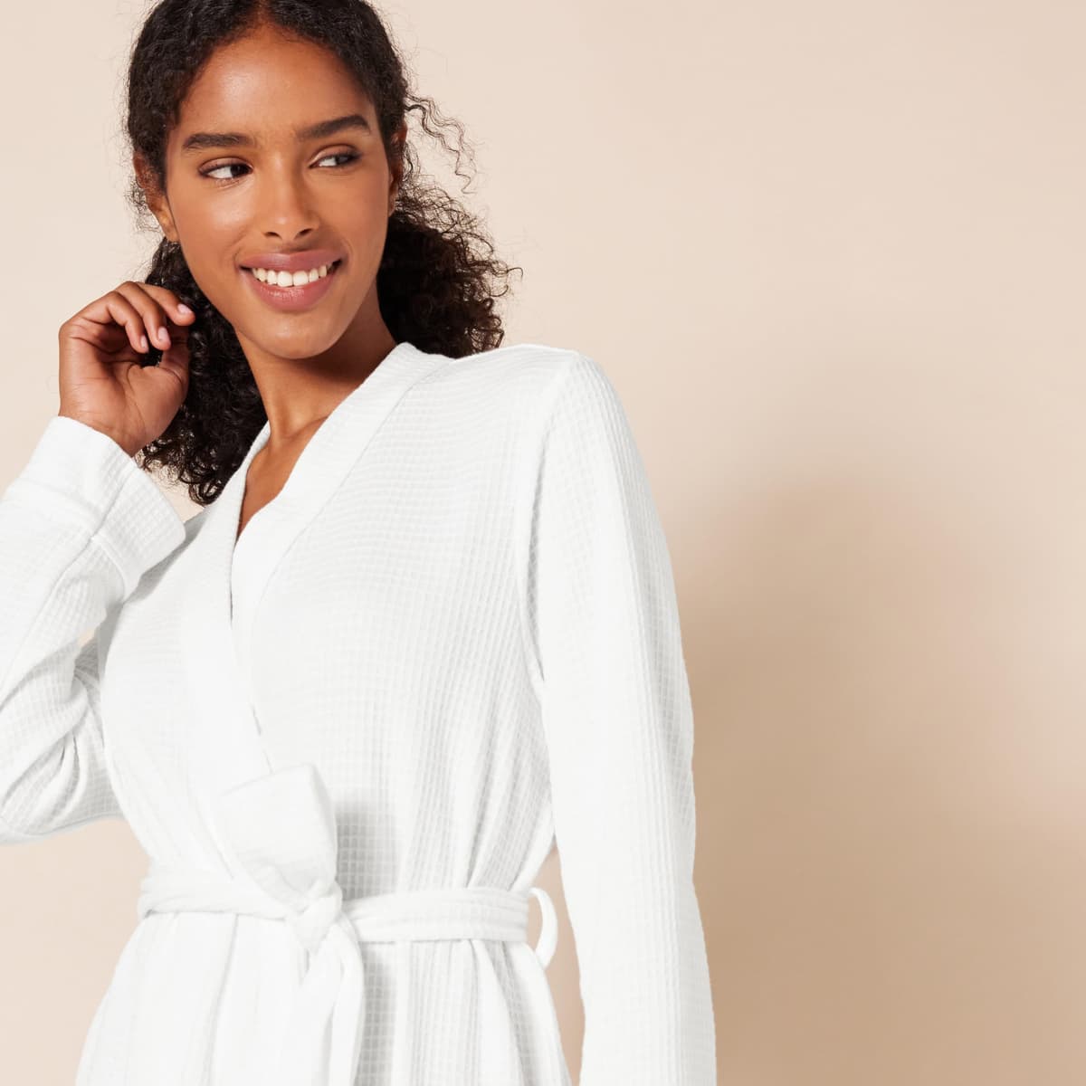 Amazon Essentials Women's Lightweight Waffle Mid-Length Dressing Gown (Available in Plus Size) — view 3