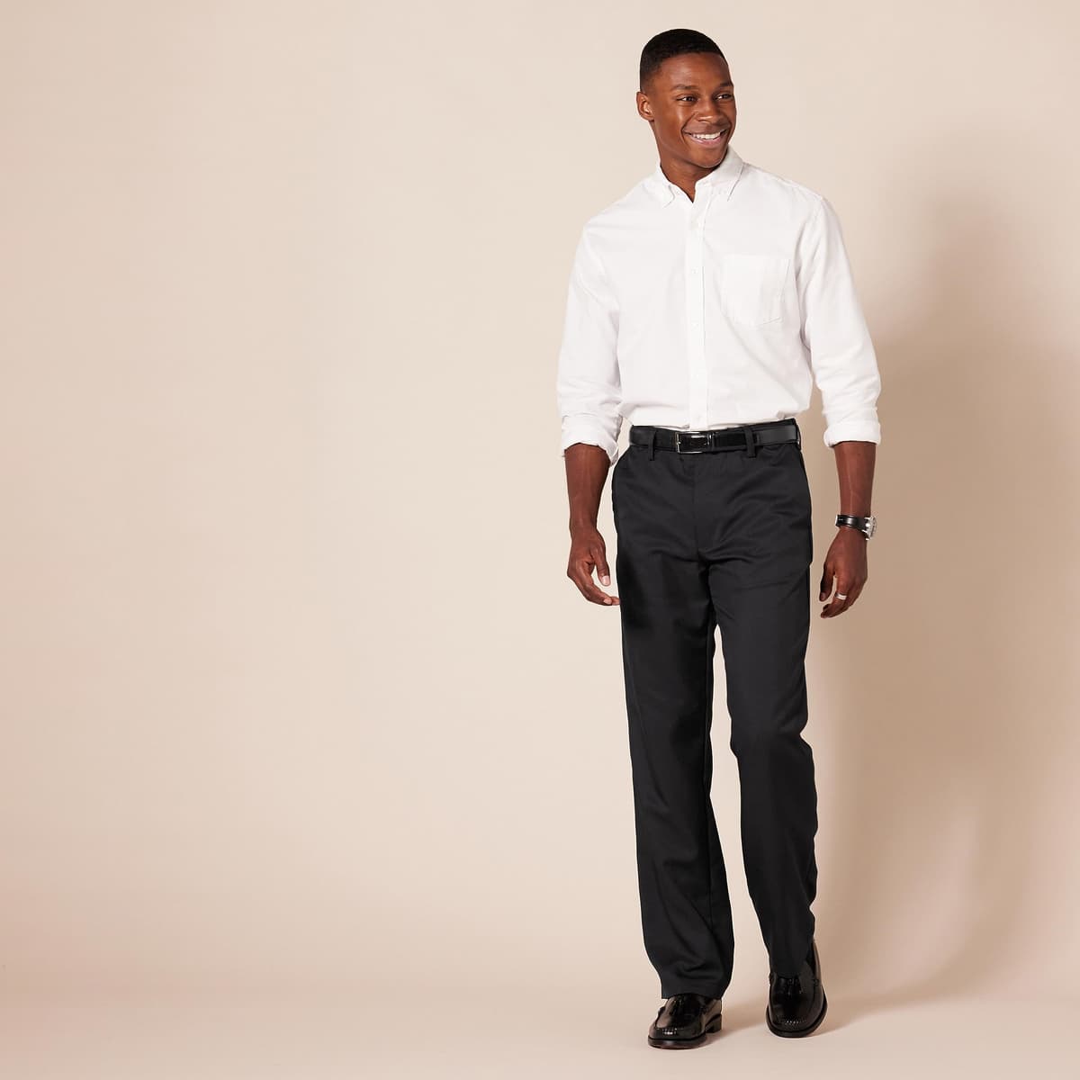 Amazon Essentials Men's Classic Fit Expandable-Waist Flat-Front Dress Trousers — view 4