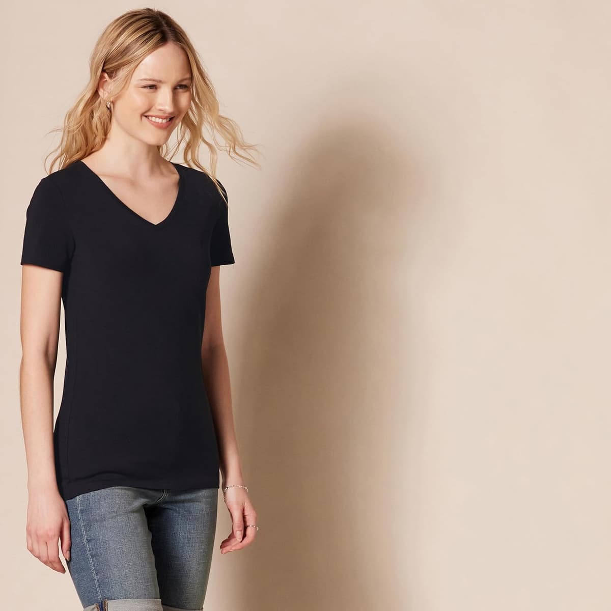 Amazon Essentials Women's Regular-Fit Short-Sleeve T-Shirt (Crewneck and V-Neck Options), Multipacks V-Neck pack of 2 XXL Black — view 2