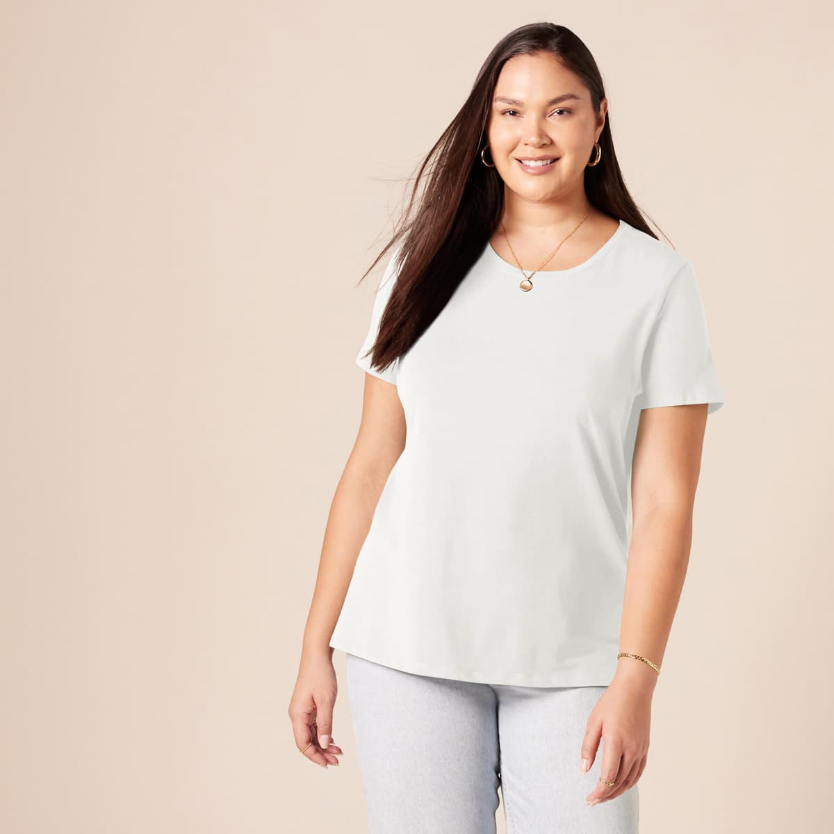 Amazon Essentials Camiseta de Manga Corta y Corte Estándar (Opciones de Cuello Redondo y Cuello en V) Mujer, Paquetes Múltiples — view 6