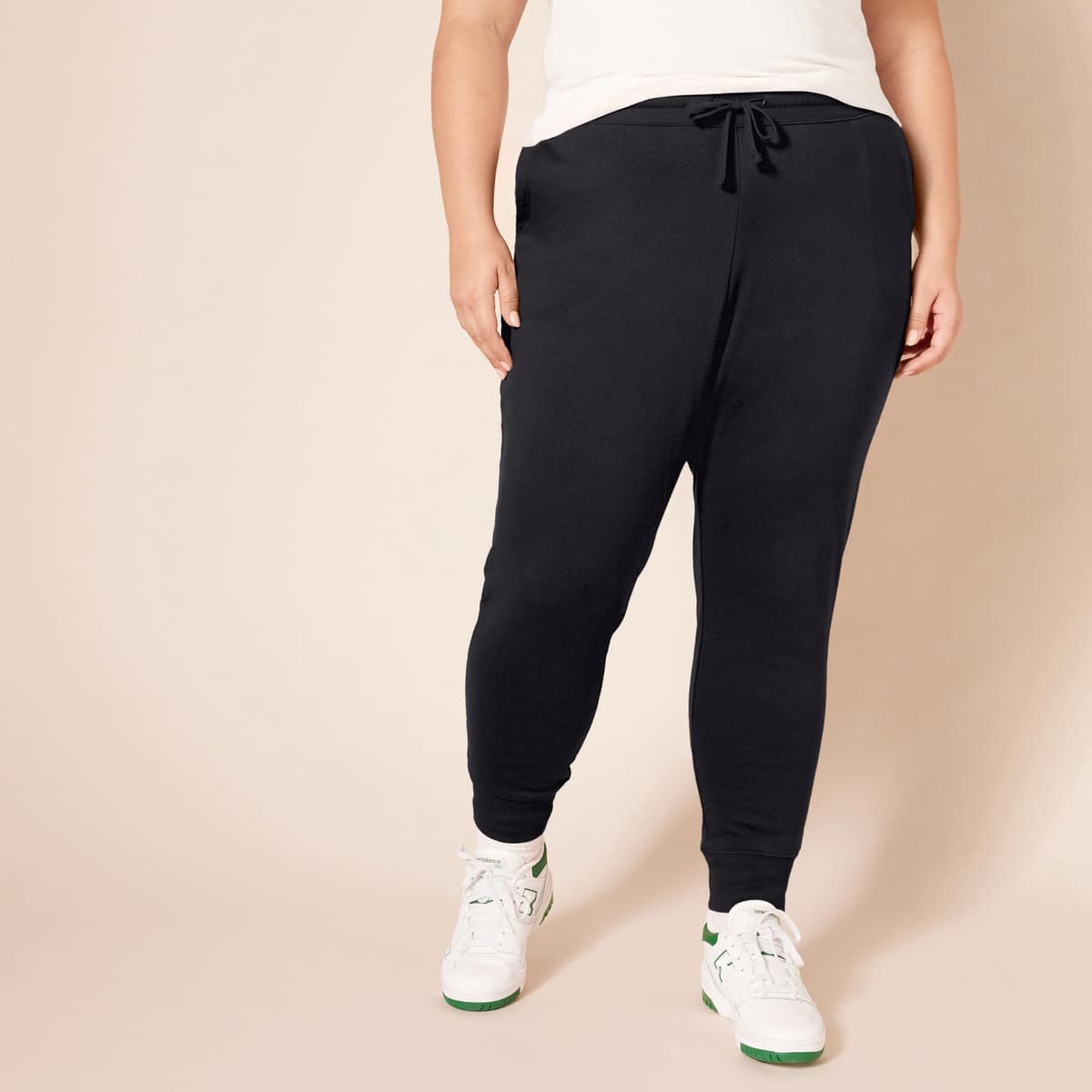 Amazon Essentials Mujer Pantalones De Correr De Forro Polar con Puños (Disponibles En Tallas Grandes) — view 5