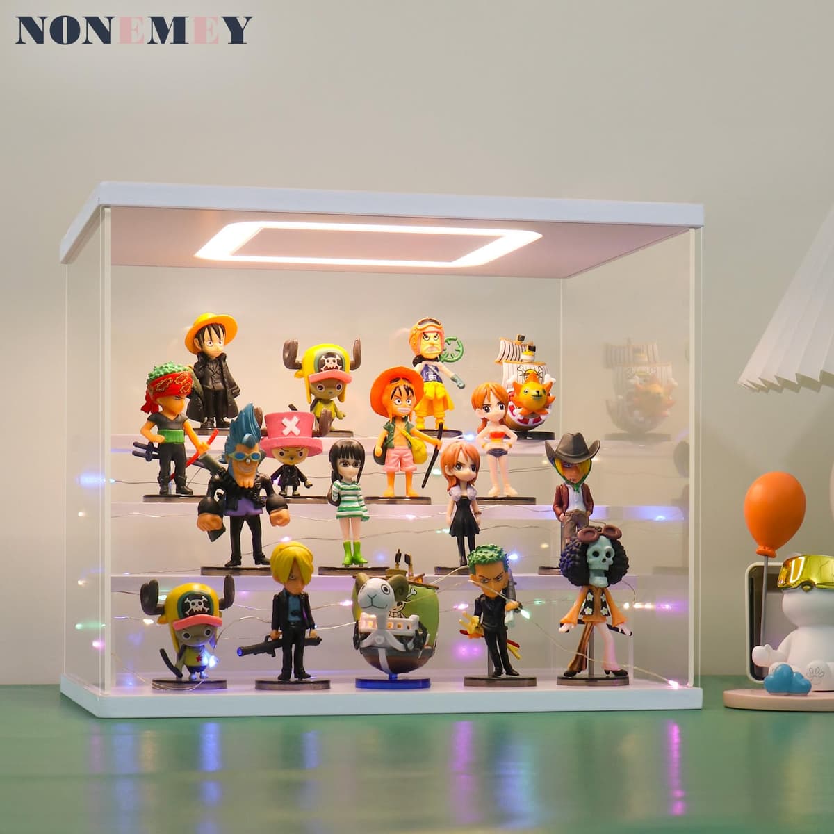 Nonemey Vitrina Expositora Transparente con Luz Led,2/3/4/5/6 Niveles Cajas de Metacrilato de Almacenaje,Antipolvo Caja Organizadora,Vitrina Acrílica para Colecciones (Blanco, 3Tier-31.5*18*23 cm) — view 3