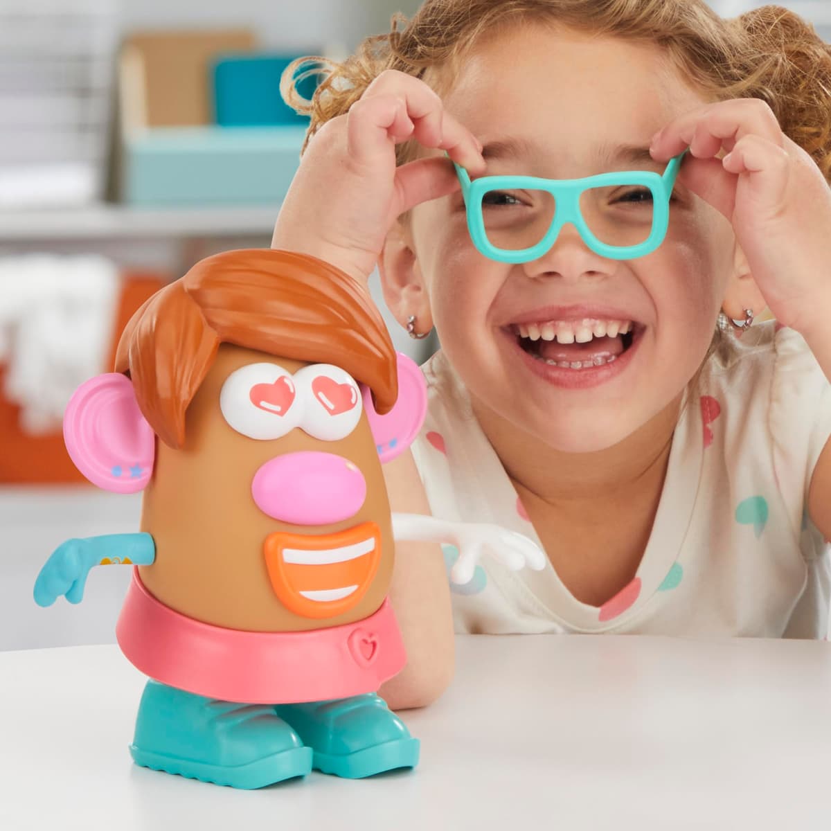 Hasbro Potato Head, Juguete para Niñas y Niños de 2 Años o Más, Muñeco Personalizable, 32 Accesorios, Boca, Ojos, Orejas y Manos, Juego para Fiestas, Amantes de Clásicos, Idea de Regalo — view 3