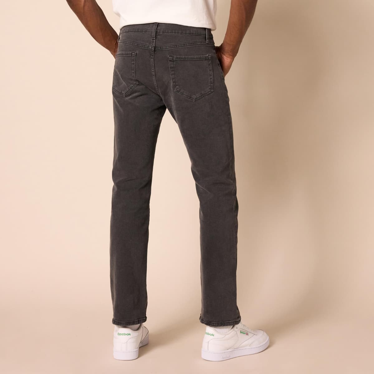 Amazon Essentials Men's Straight-Fit Stretch Jean - Discontinued Colours — view 2