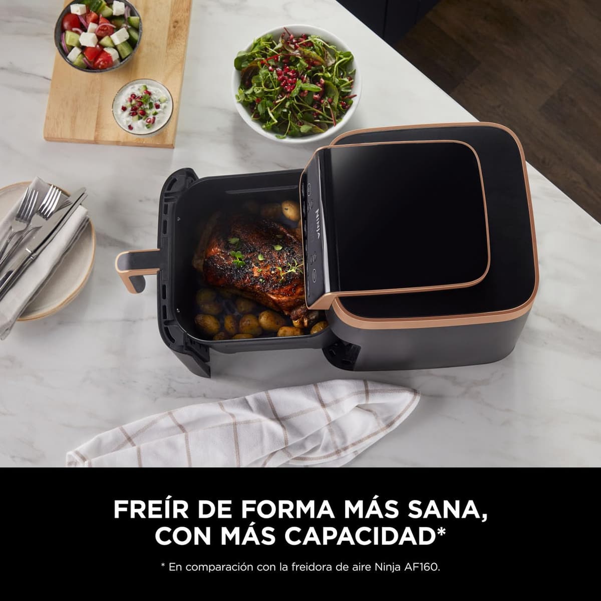 Ninja MAX PRO Freidora de aire, 6,2L, sin aceite, cajón individual, tamaño familiar, Asar, Hornear, Freír con aire, cajón antihaderente apto lavavajilllas, pinzas de silicona, negro/cobre, AF180EUCP — view 4