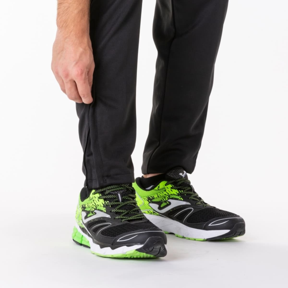 Joma - Pantalón Deportivo Hombre, 6XS - 3XL - Ideal para Entrenamiento, Bajos y Bolsillos con Cremallera - Ajuste de Cintura Elástica con Cordón - Staff — view 4